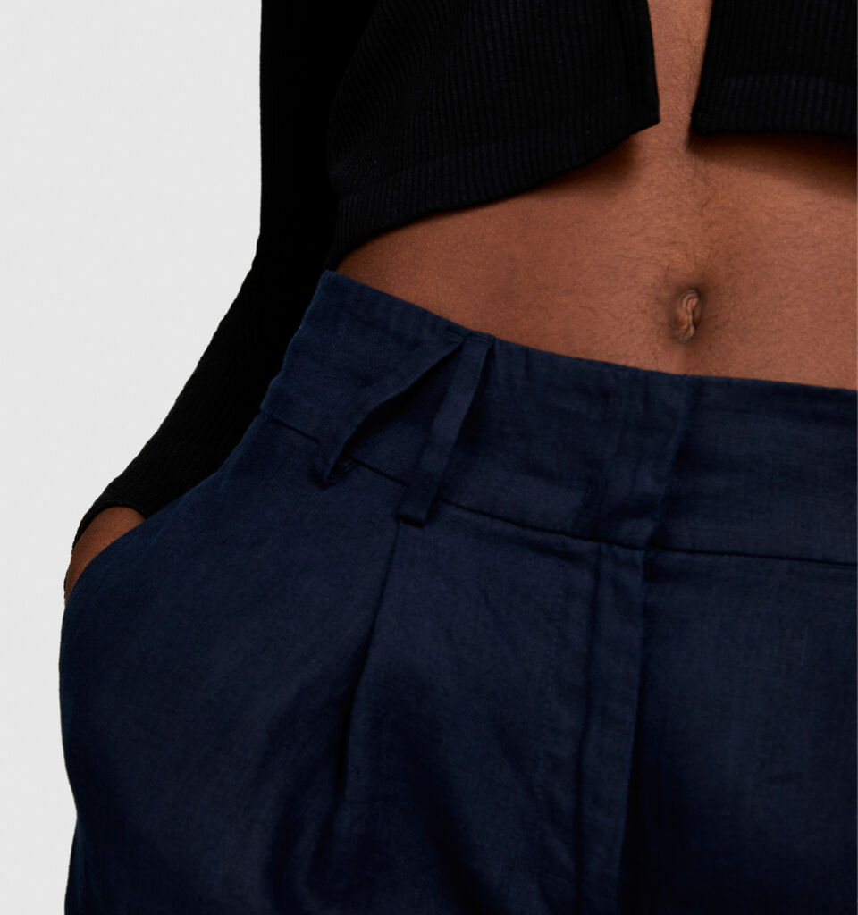 100% linen barrel leg trousers - women's carrot fit trousers - Dark Blue | Sisley image number 5